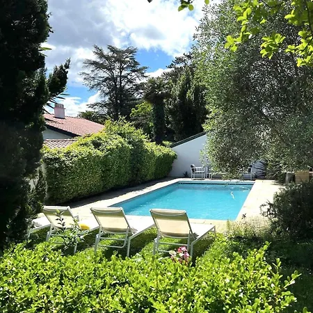 Marion Large House With Pool 10p Holiday home *